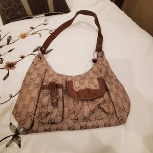 Fun shoulder bag